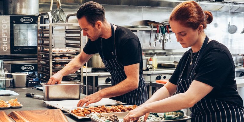 Fermetures des bars et restaurants : l’UMIH et le GNI appellent à la mobilisation