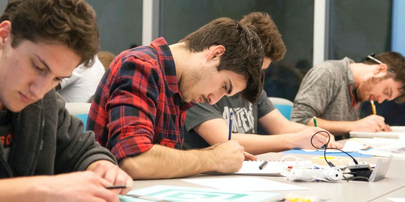Aide aux employeurs pour les embauches en alternance : apprentissage et professionnalisation